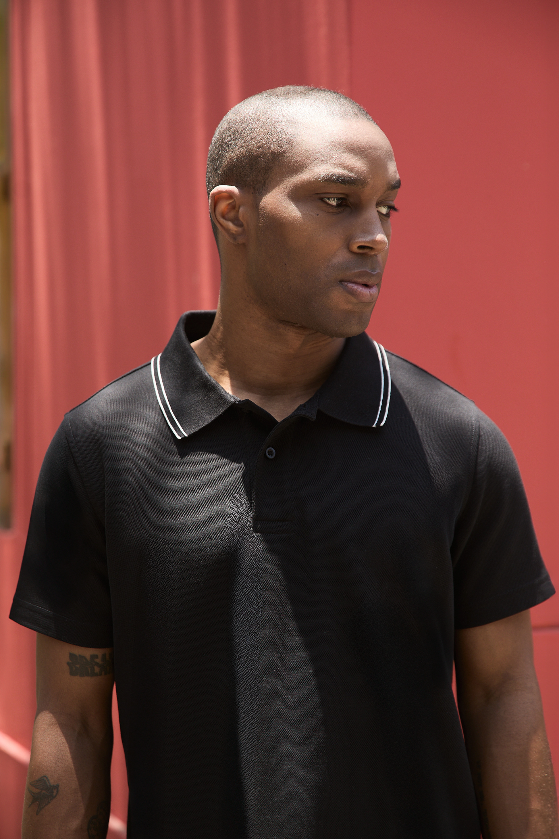 POLO CAMISERO DE PIQUÉ DE ALGODÓN PIMA NEGRO