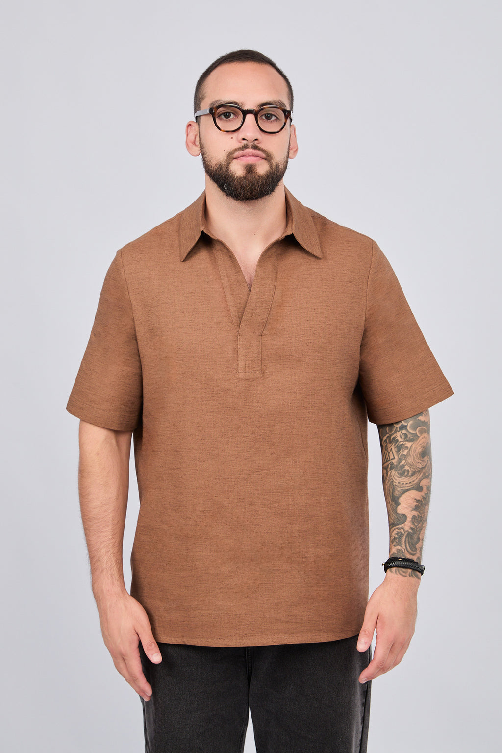 CAMISA MANGA CORTA CUELLO ABIERTO DE LINO MARRON - RETI