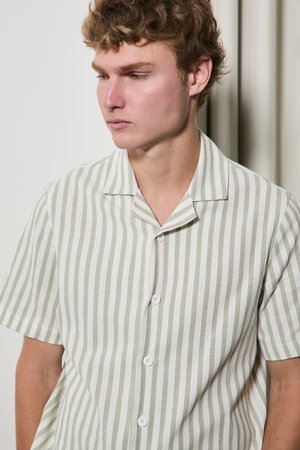 CAMISA MANGA CORTA DE LINO A RAYAS VERDE NOAH