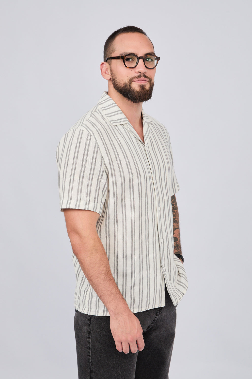 CAMISA DE MANGA CORTA A RAYAS PARA HOMBRE NEGRO - BASTION