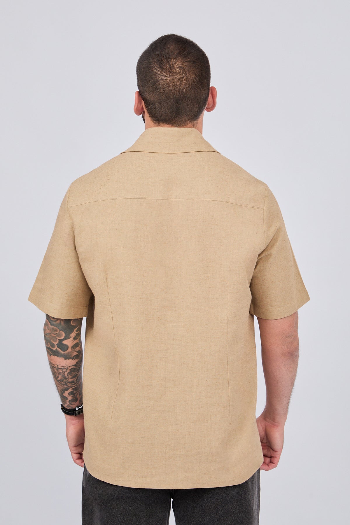 CAMISA MANGA CORTA CUELLO ABIERTO DE LINO CAQUI - RETI