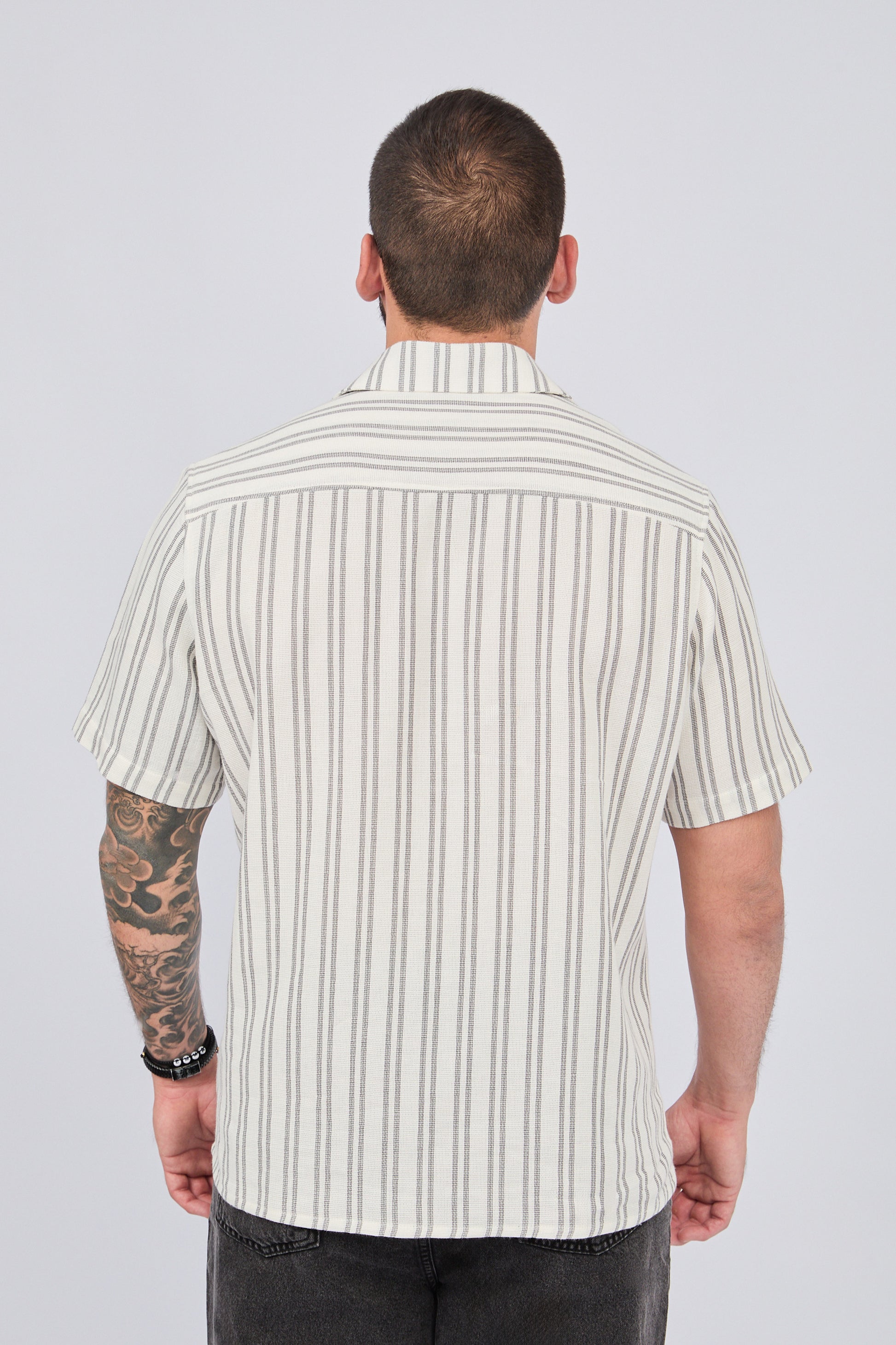 CAMISA DE MANGA CORTA A RAYAS PARA HOMBRE NEGRO - BASTION