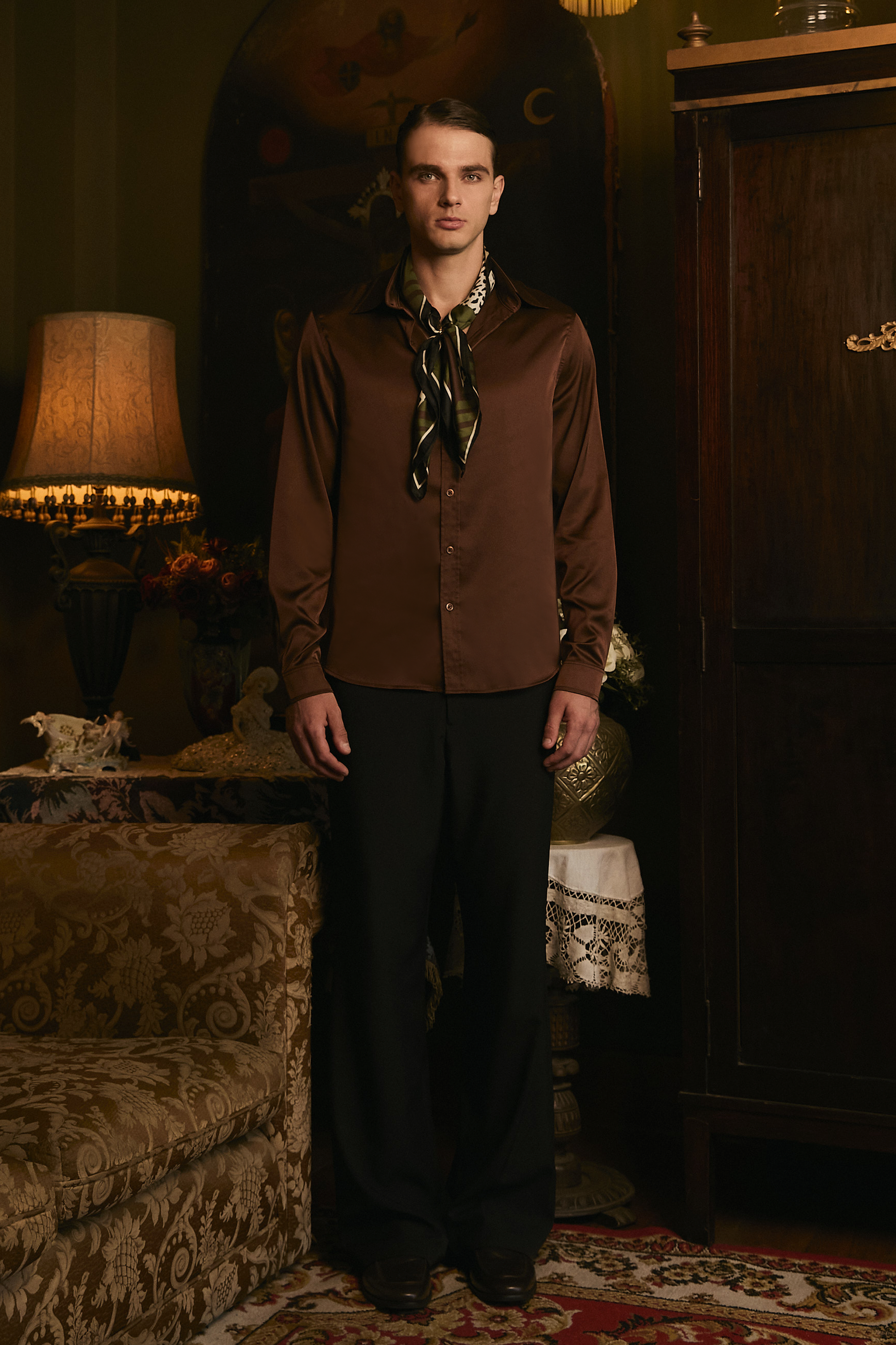 CAMISA DE SEDA PARA HOMBRE MANGA LARGA MARRON