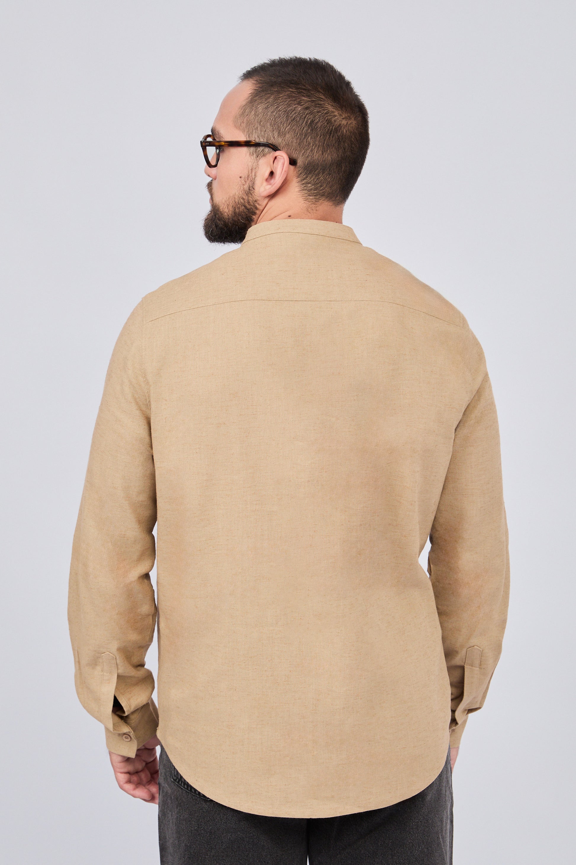 CAMISA MANGA LARGA CUELLO MAO CAMEL - NEXO
