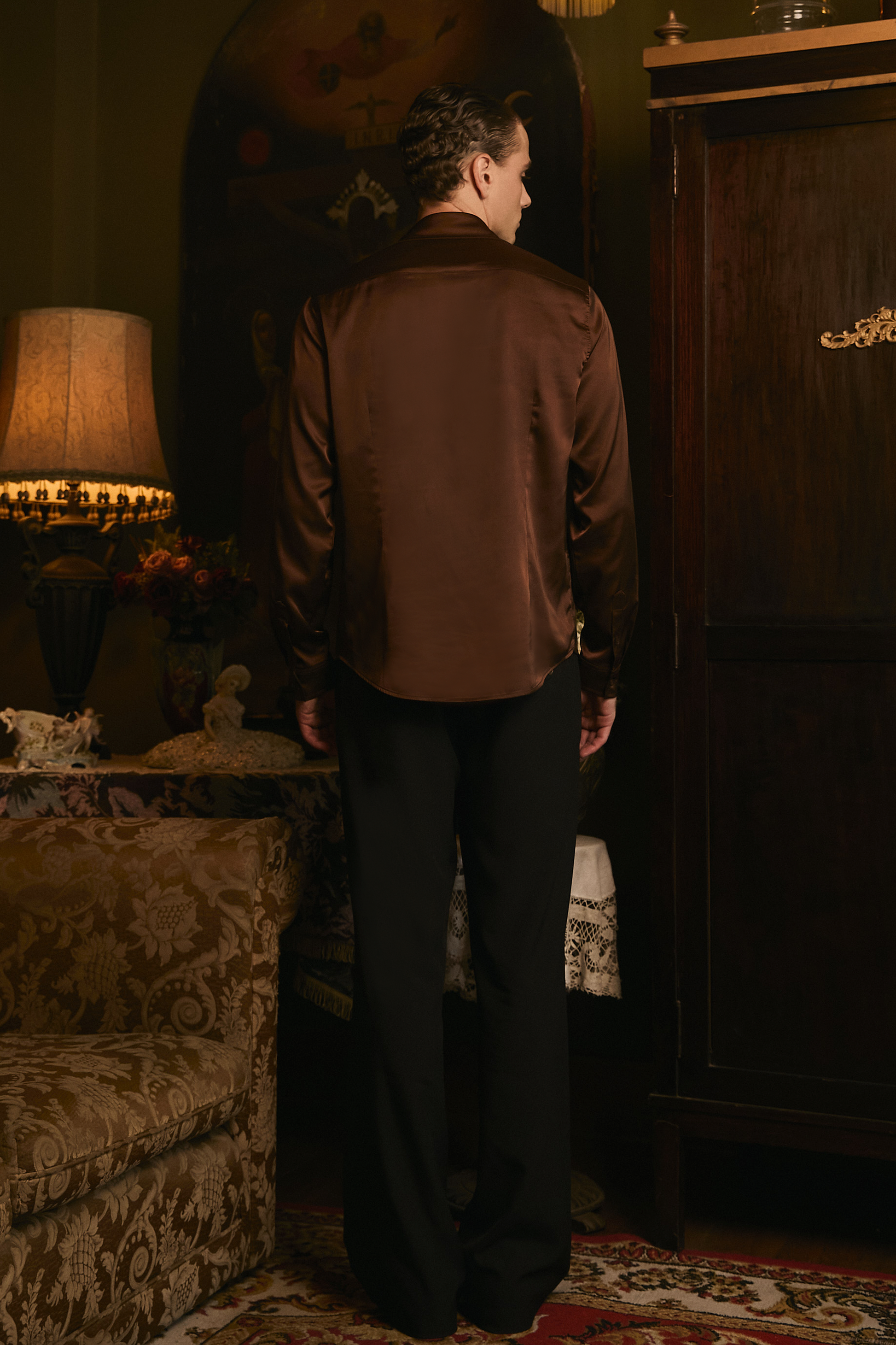 CAMISA DE SEDA PARA HOMBRE MANGA LARGA MARRON