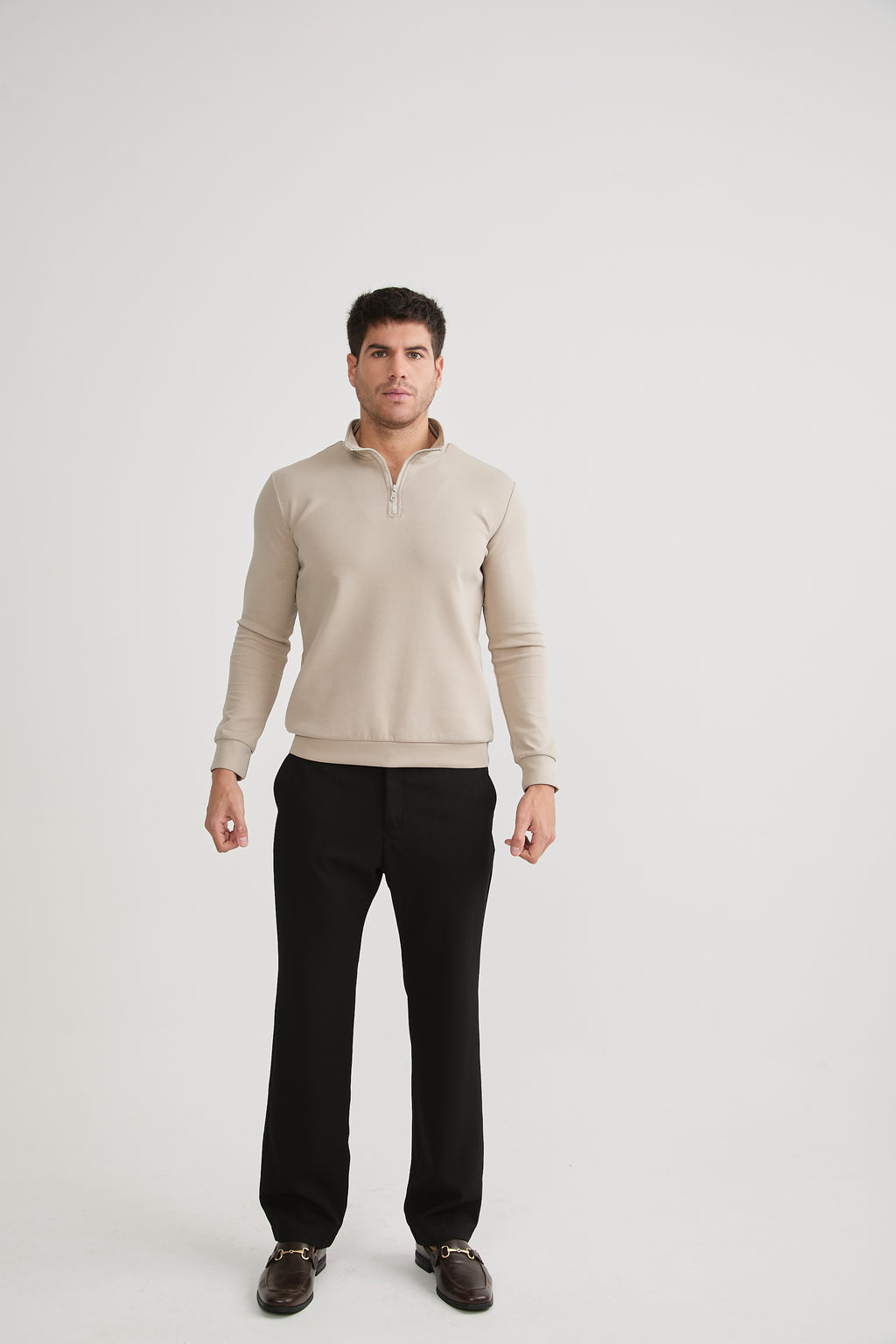 POLERA HOMBRE CUELLO ALTO CON CIERRE DE ALGODÓN - BEIGE